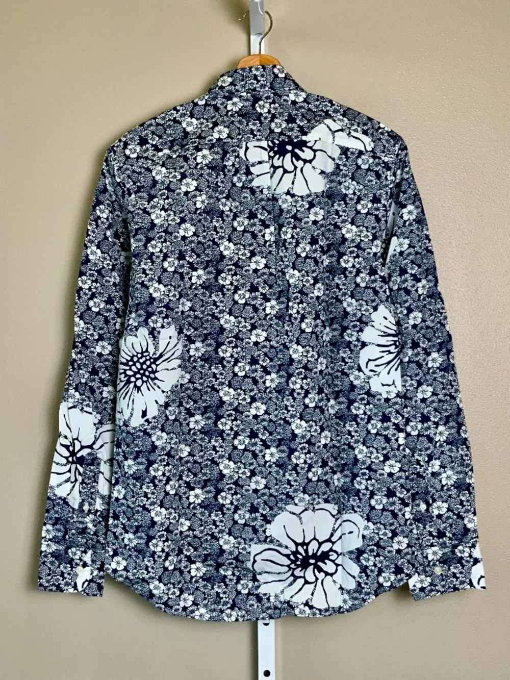 J. Crew Slim Stretch Secret Wash Cotton Poplin Button Down Shirt Hydrangea Print